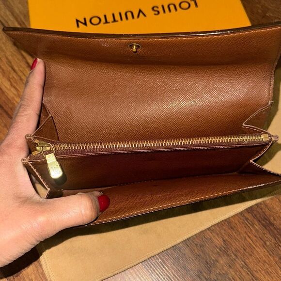 Louis Vuitton Monogram Wallet - Picture 4 of 15